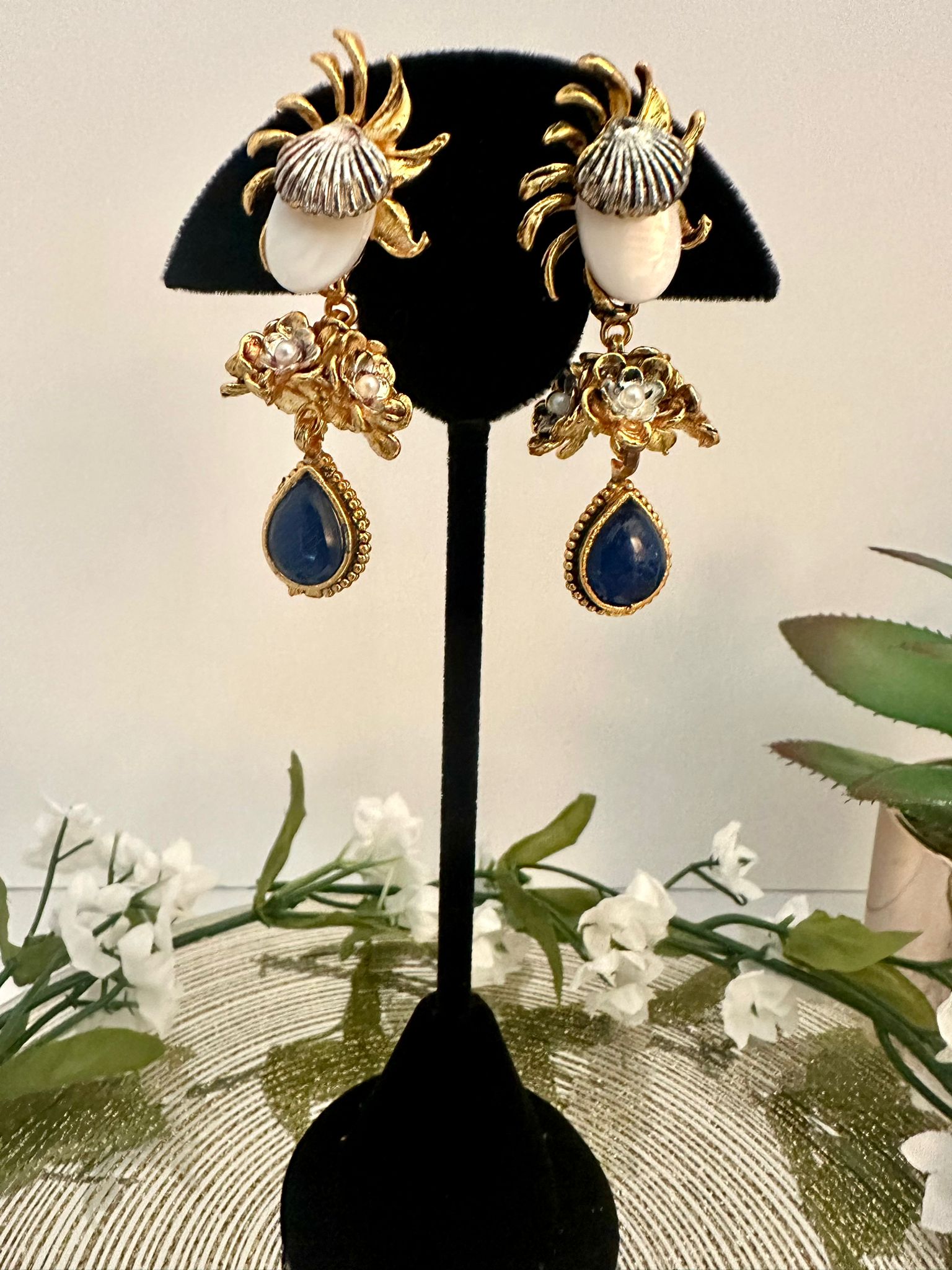 Parisa- Contemporary style earrings