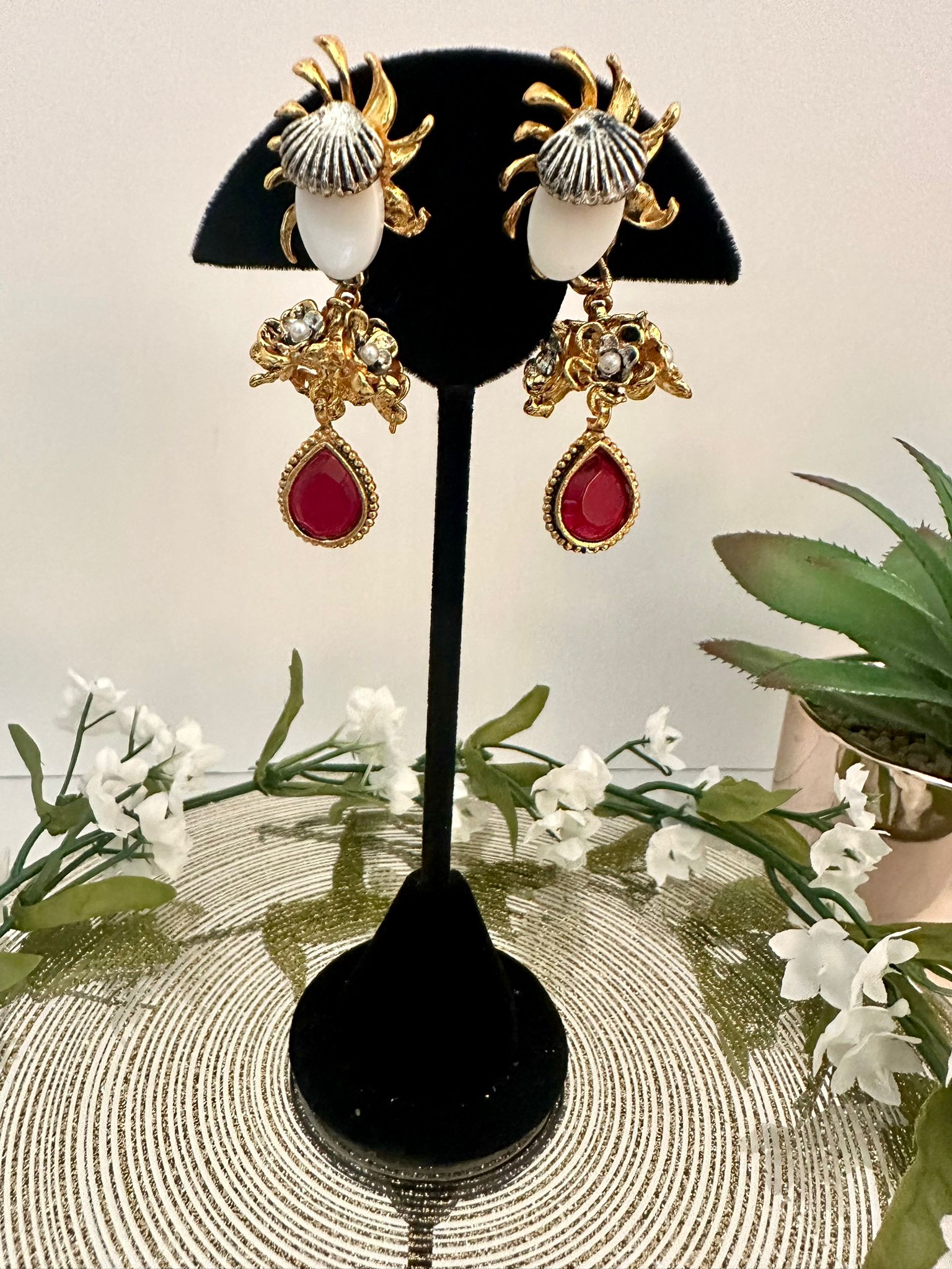 Parisa- Contemporary style earrings